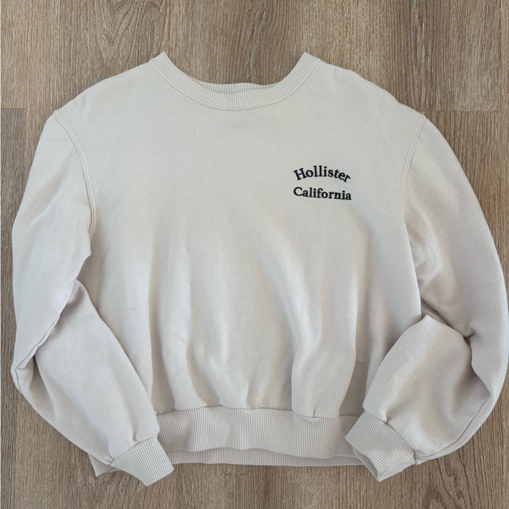 Hollister Women's Off-White Sweatshirt